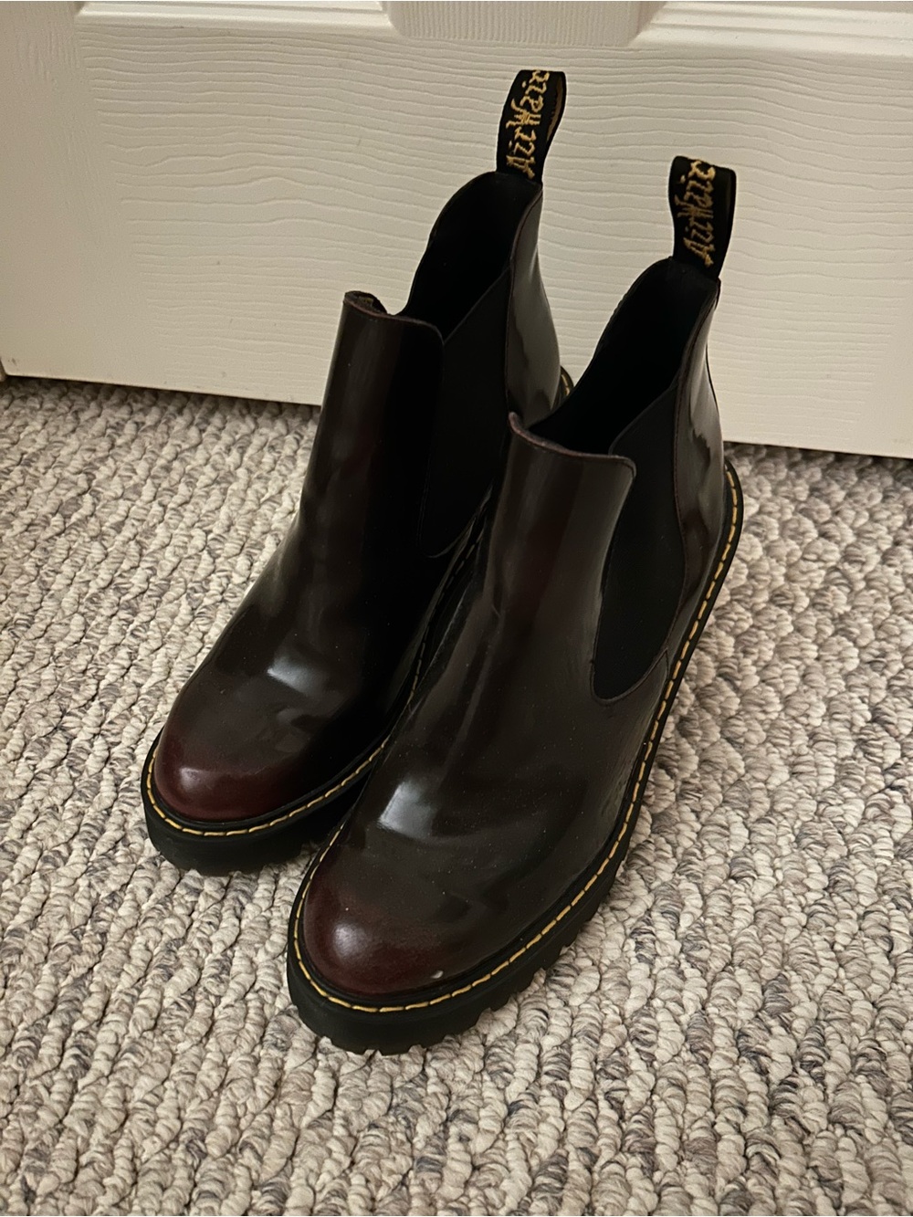 Dr. Martens Chelsea Boot in Dark Cherry